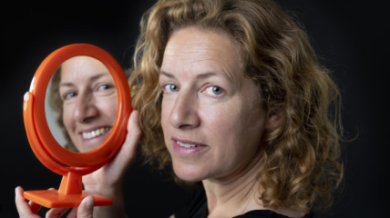 Filosofe Eva Rousselle serveert levenskunst als medicijn tegen doemdenken
