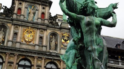 Tweede bezoek aan het stadhuis van Antwerpen