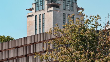 Gegidst bezoek Boekentoren te Gent