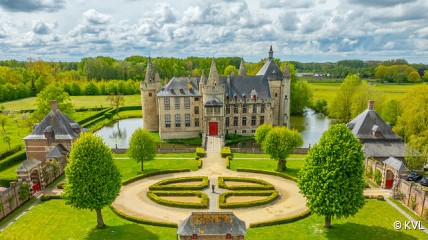 Busuitstap naar Atelier Mestdagh en het kasteel van Laarne
