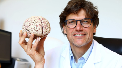 Blijf het vlammetje van verwondering aanwakkeren, je brein zal je dankbaar zijn