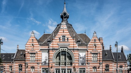 DRIEKONINGENTOCHT in het  kleurrijke SCHAARBEEK