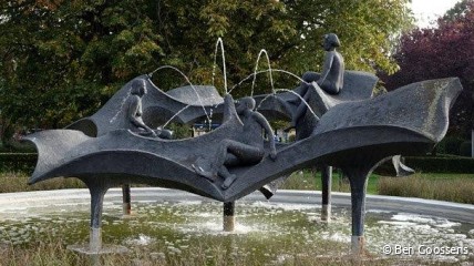 Langs beeldhouwwerken van Henri Van Beersel door Willebroek, met de kunstenaar als gids