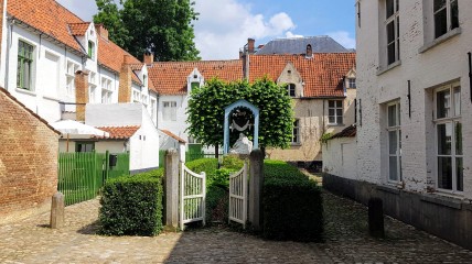 Daguitstap: de wintertuin van het Ursulinenklooster in Sint-Katelijne-Waver & gegidst stadsbezoek Lier