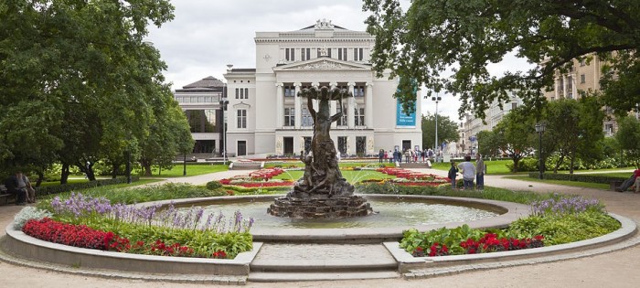 1024px-opera_nacional_riga_letonia_2012-08-07_dd_15_web.jpg