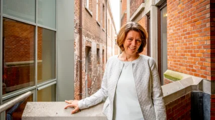 Davidsfonds-lid & Gewoon Hoogleraar Bénédicte Lemmelijn adviseert de paus in de Bijbelcommissie