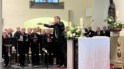 Mis voor overleden leden en receptie