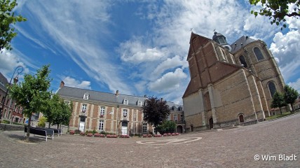 Daguitstap naar abdij, rozentuin en sterrenwacht