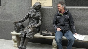 Liverpool - Ronald - Statue Eleonor Rigby Liverpool 2019