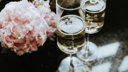 Ledenfeest met muzikale smaakmakers op piano en viool