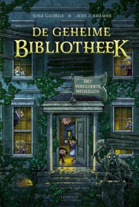 9789025890216 De geheime bibliotheek 2 - Het vervloekte medaillon