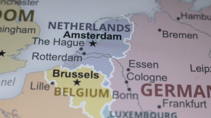 NIEUW - Buurtaal. Over de verschillen in het Nederlands in België en Nederland